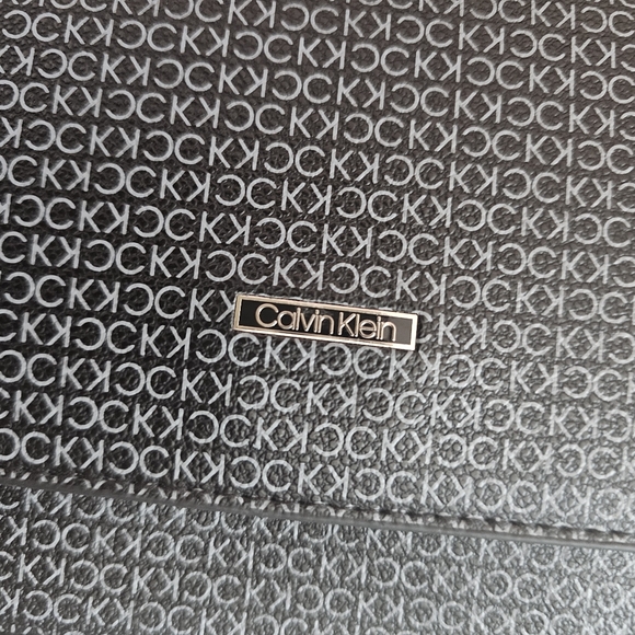 Calvin Klein belt bag! - Picture 3 of 7